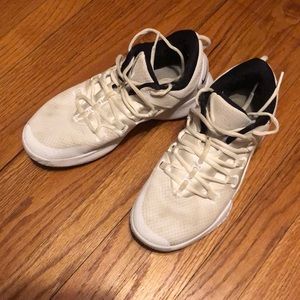 Nike zoom basketball shoes